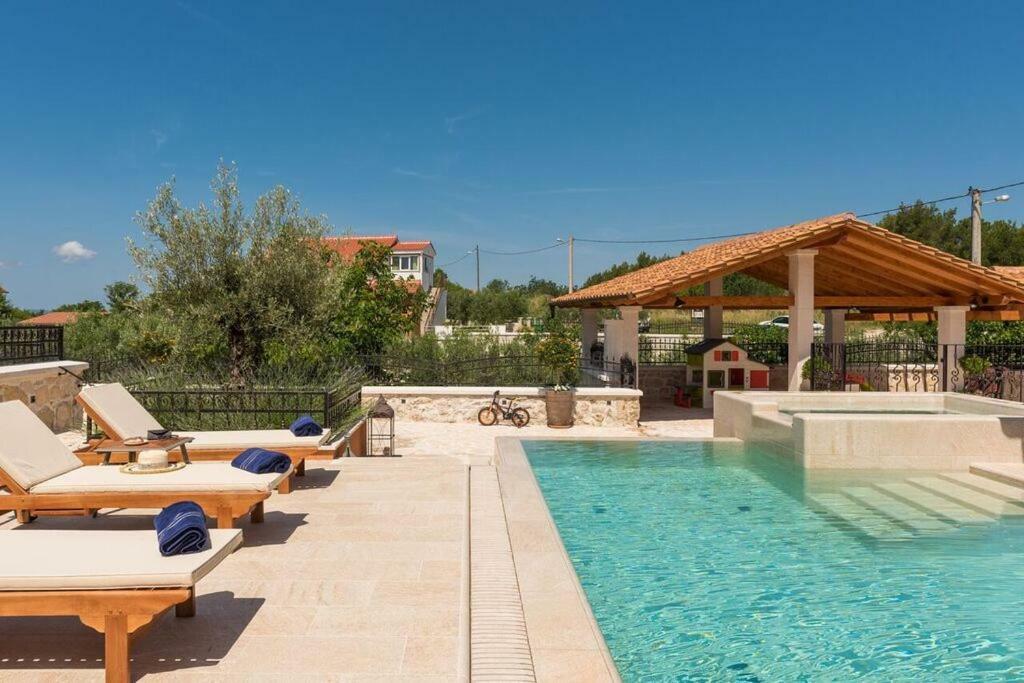 Villa Hirundo Rustica *